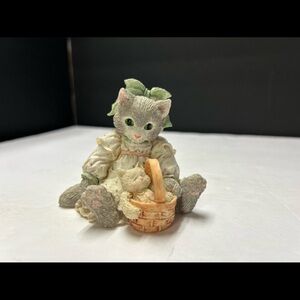 Decorative Gray Kitten Figurine with Basket - Cute Pet Home Accent